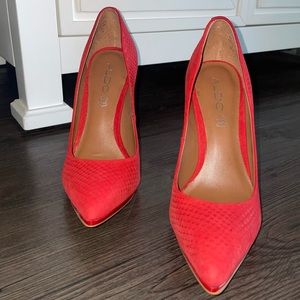 ✨Red Kristina Pumps✨
